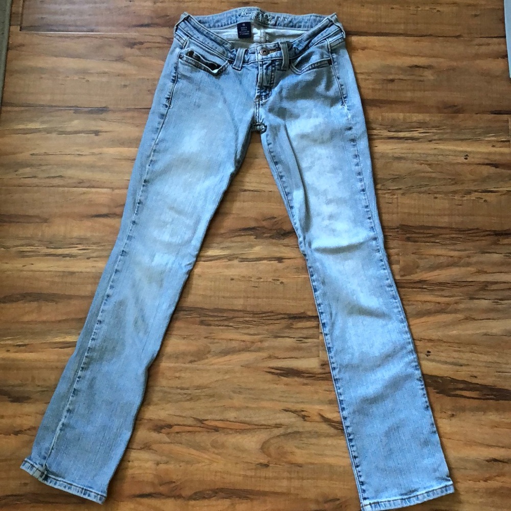 Low-rise jeans